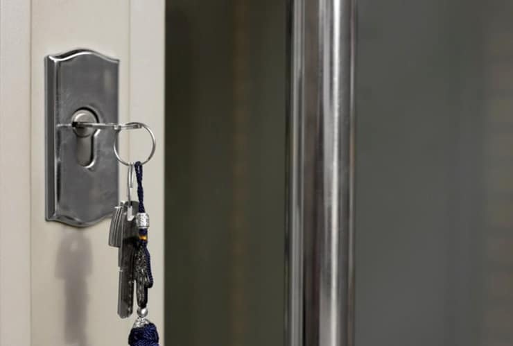 what are traditional locks